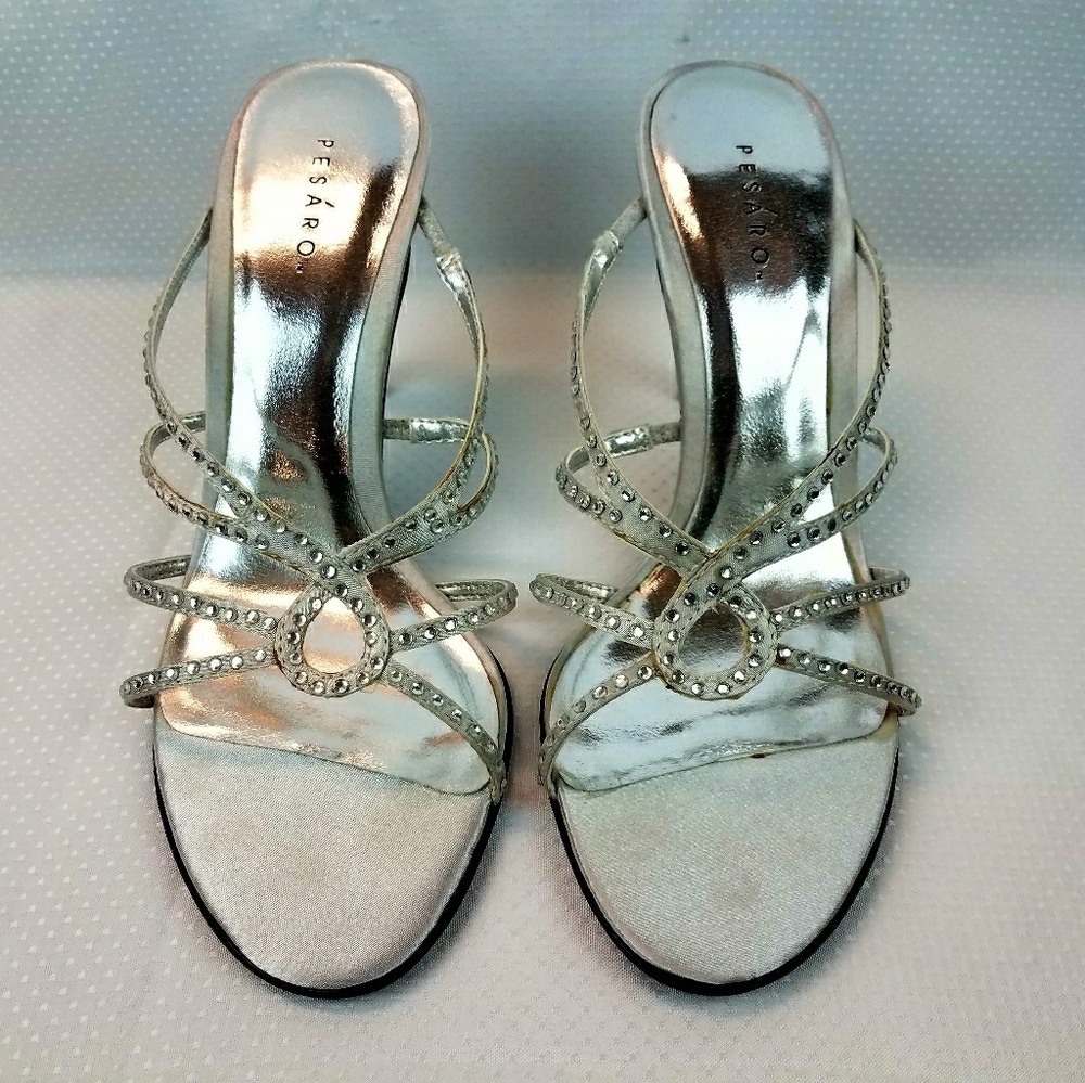 Women's shoes